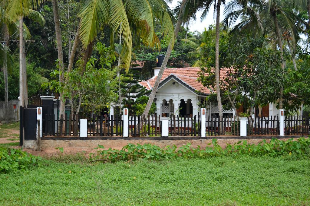 Grand Villa Hikkaduwa Zimmer foto